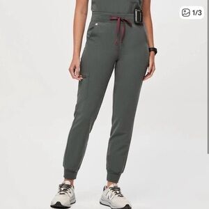 FIGS Women's Zamora. Petite Jogger Scrub Pants